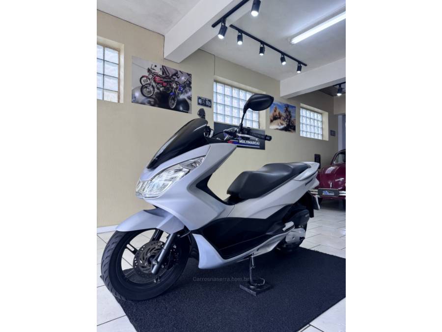 HONDA - PCX - 2017/2017 - Prata - R$ 14.900,00