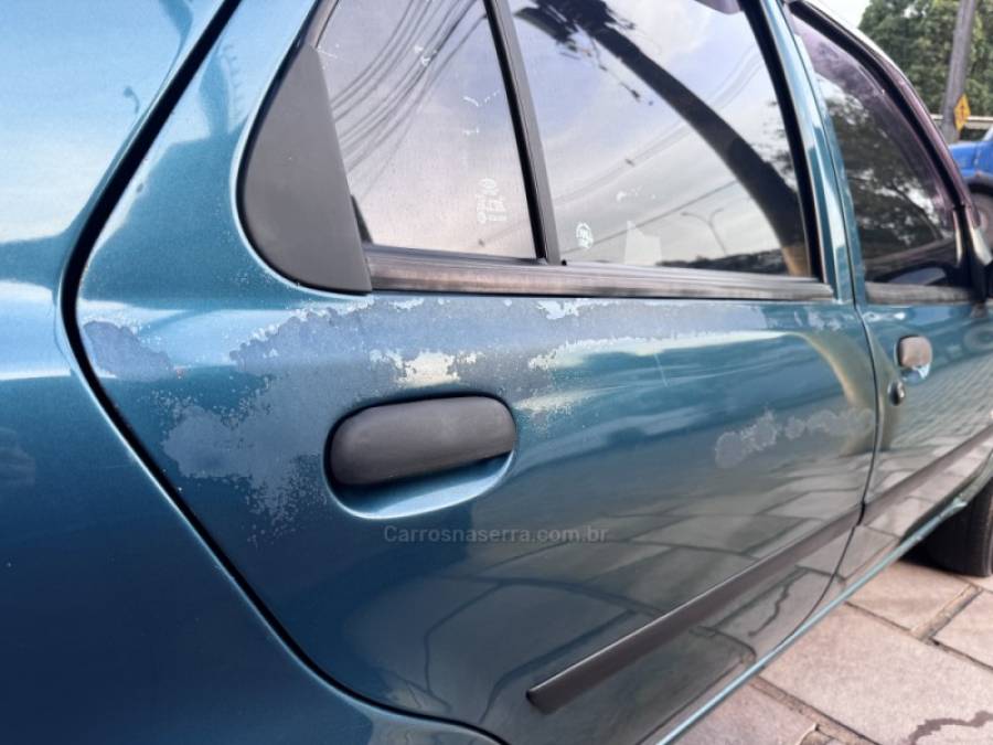 FORD - FIESTA - 2000/2000 - Verde - R$ 15.900,00