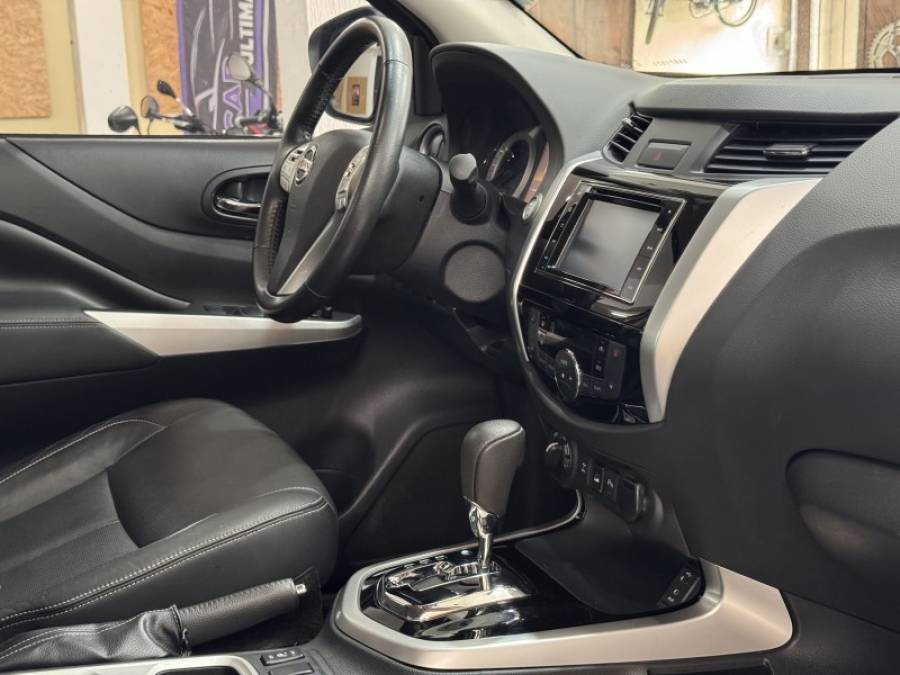 NISSAN - FRONTIER - 2017/2017 - Dourada - Sob Consulta