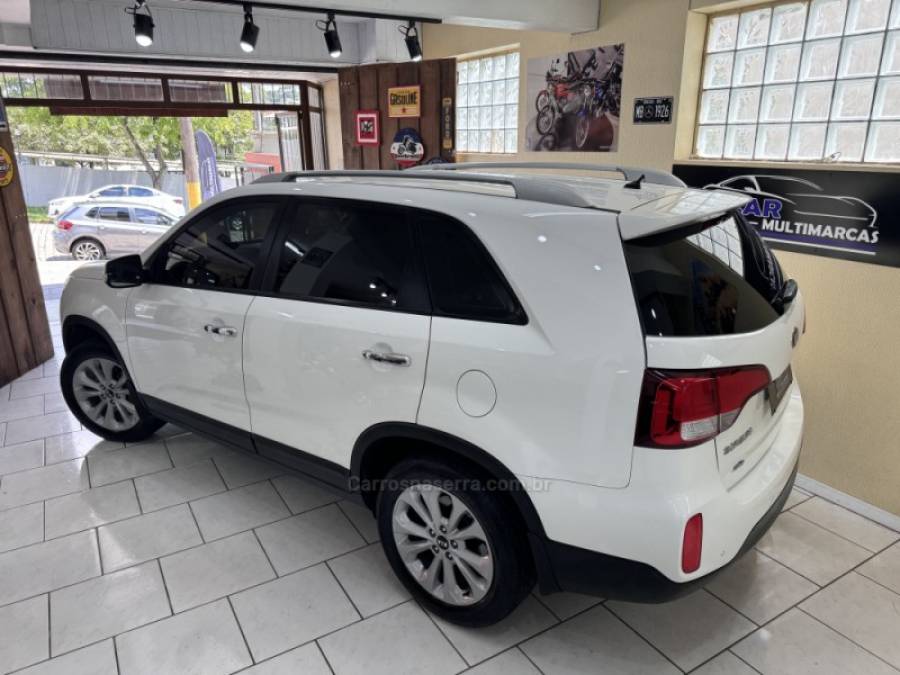 KIA MOTORS - SORENTO - 2014/2015 - Branca - R$ 76.900,00