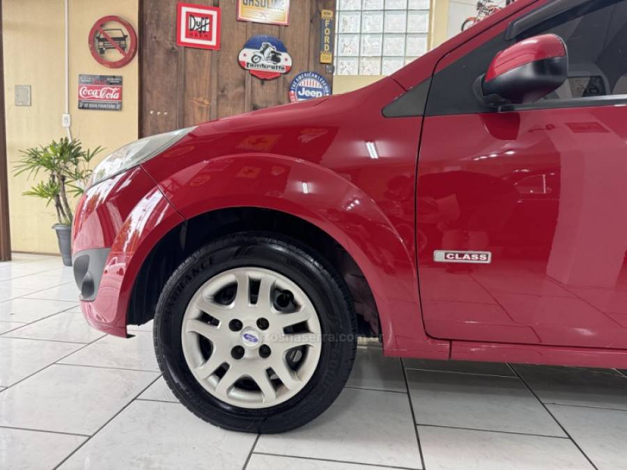 FORD - FIESTA - 2012/2013 - Vermelha - R$ 34.900,00