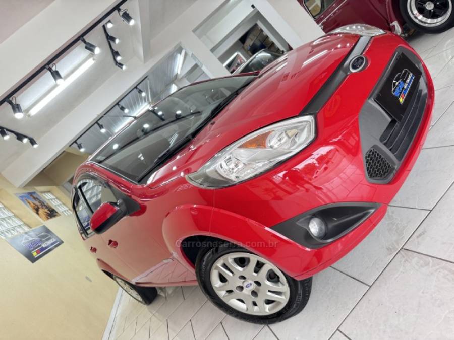 FORD - FIESTA - 2012/2013 - Vermelha - R$ 34.900,00
