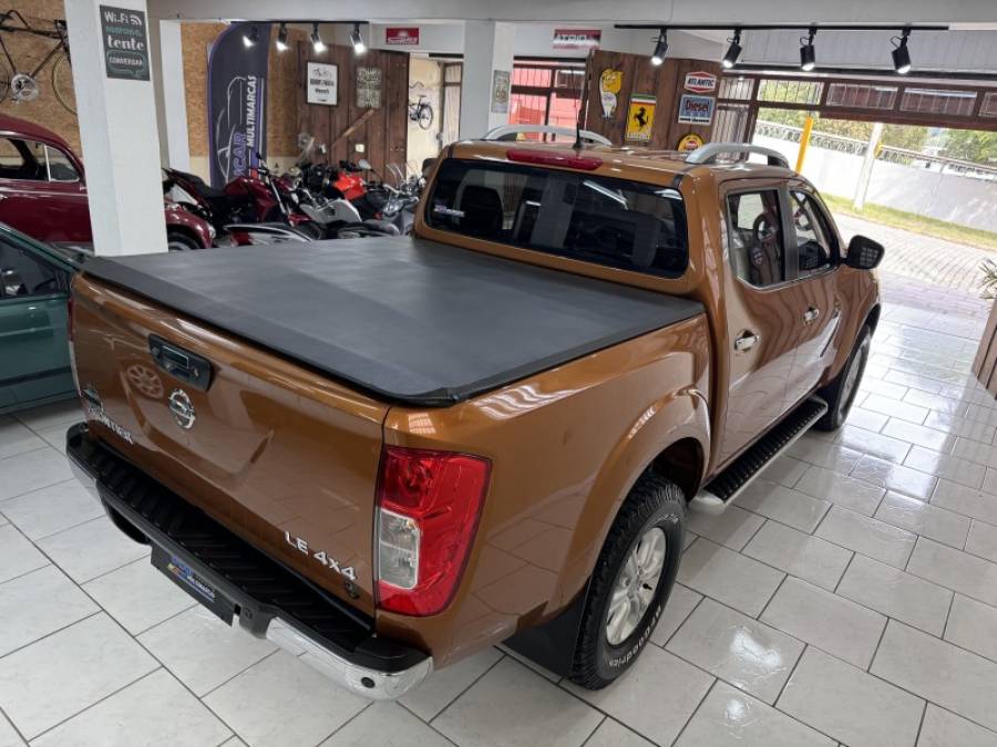 NISSAN - FRONTIER - 2017/2017 - Dourada - Sob Consulta
