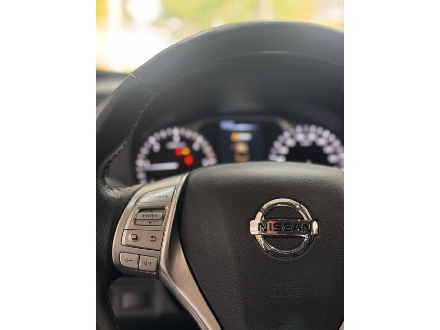 NISSAN - FRONTIER - 2017/2017 - Dourada - Sob Consulta