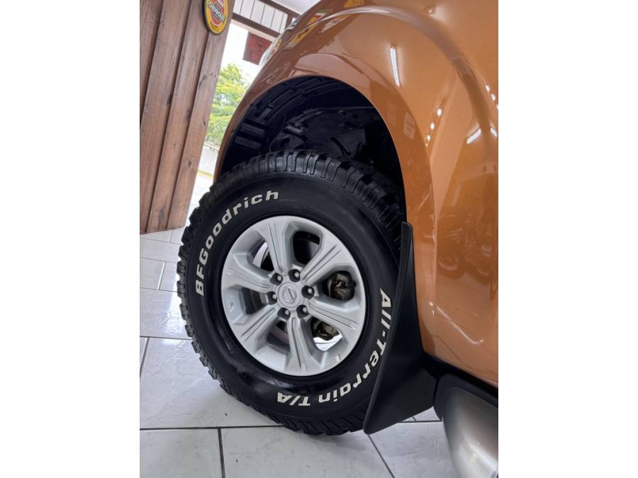 NISSAN - FRONTIER - 2017/2017 - Dourada - Sob Consulta