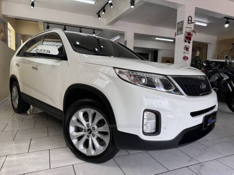 KIA MOTORS - SORENTO - 2014/2015 - Branca - R$ 76.900,00