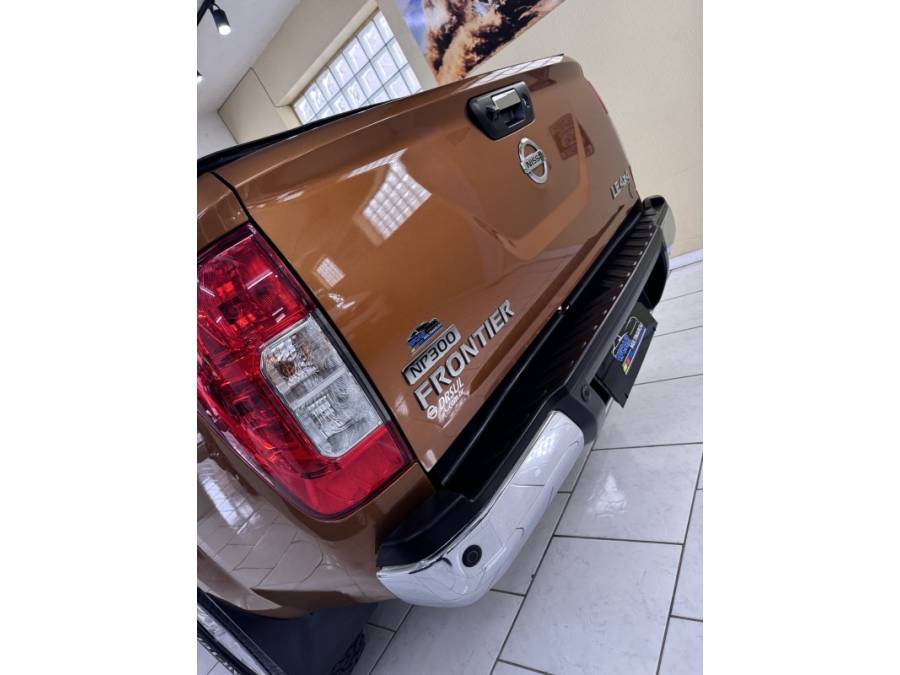 NISSAN - FRONTIER - 2017/2017 - Dourada - Sob Consulta