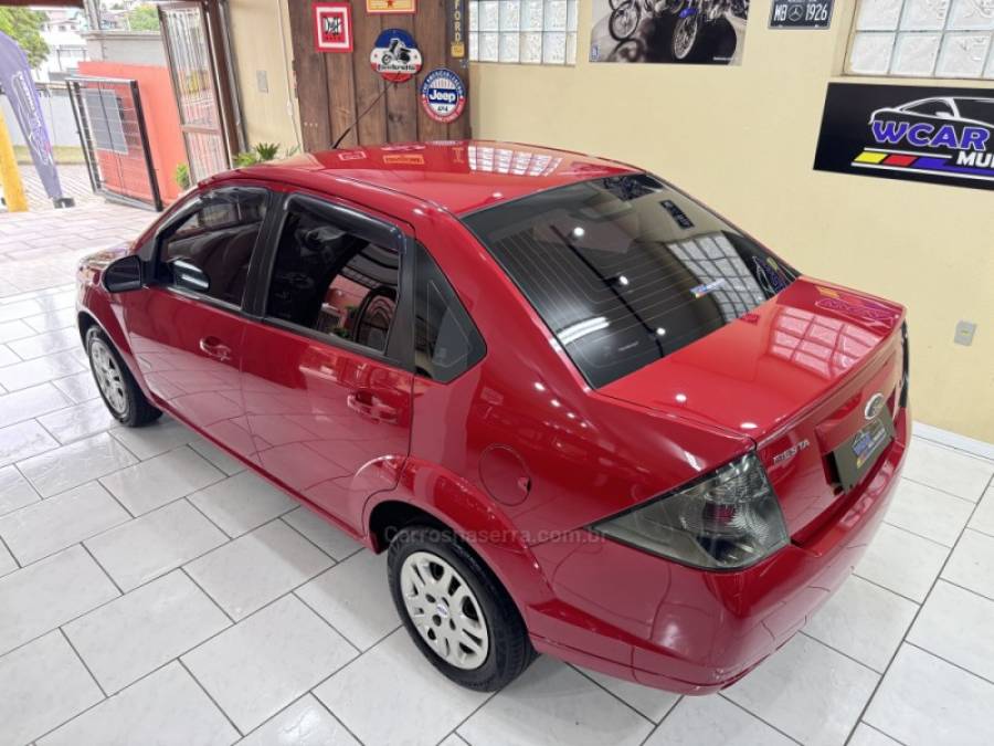 FORD - FIESTA - 2012/2013 - Vermelha - R$ 34.900,00