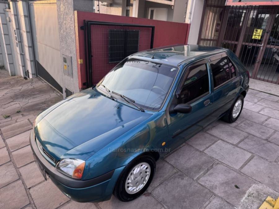FORD - FIESTA - 2000/2000 - Verde - R$ 15.900,00