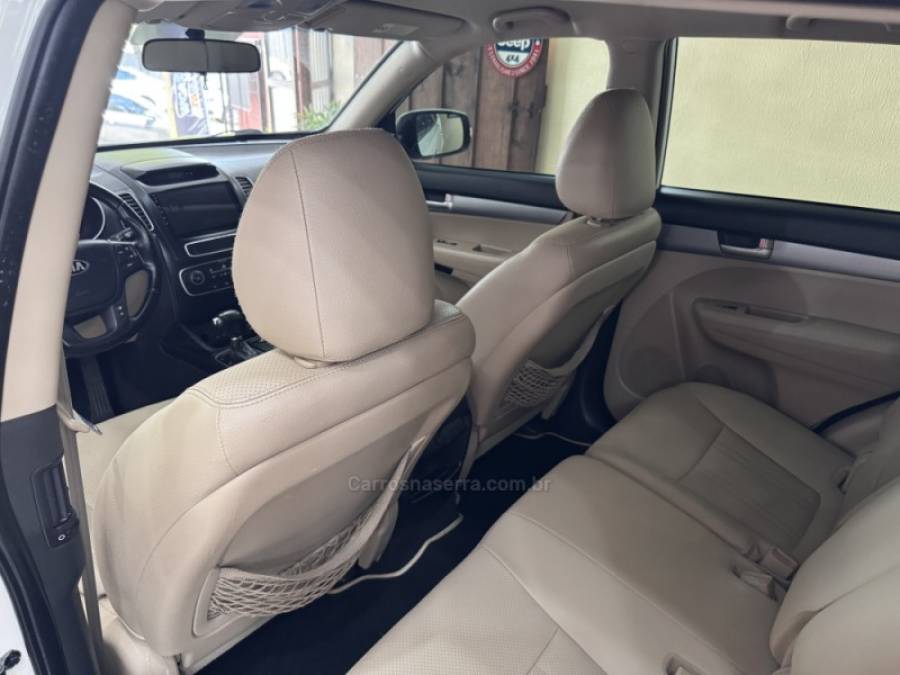 KIA MOTORS - SORENTO - 2014/2015 - Branca - R$ 76.900,00