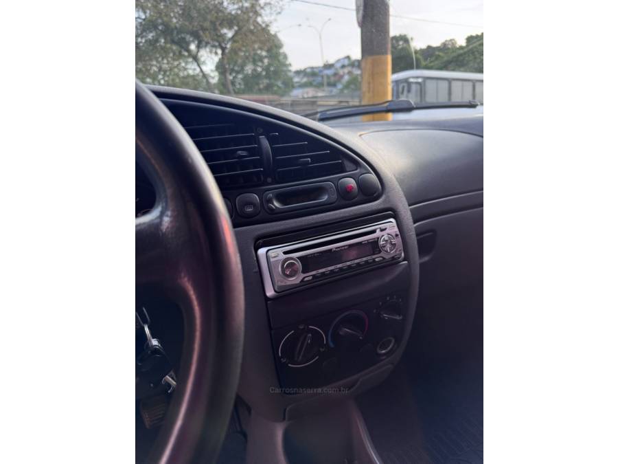 FORD - FIESTA - 2000/2000 - Verde - R$ 15.900,00