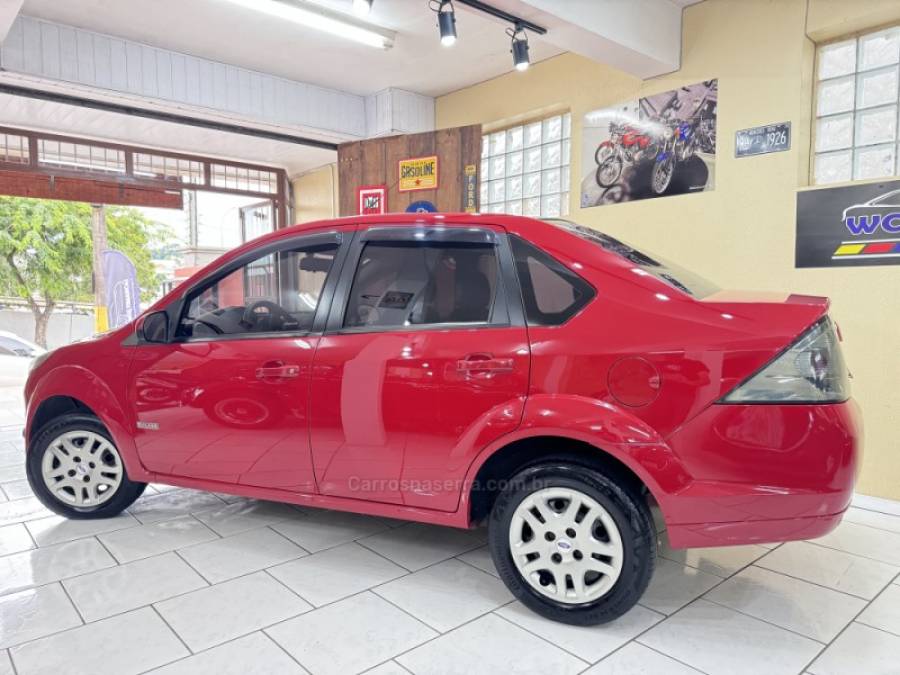 FORD - FIESTA - 2012/2013 - Vermelha - R$ 34.900,00