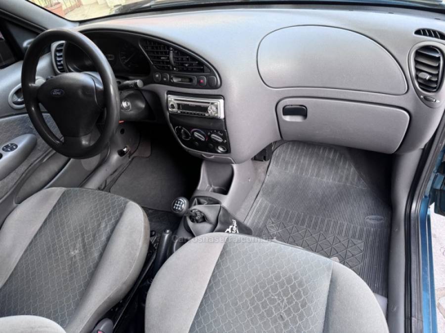 FORD - FIESTA - 2000/2000 - Verde - R$ 15.900,00